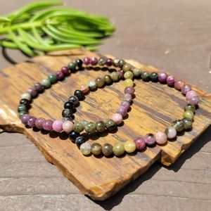 2 Tourmaline bracelets + 2 Tourmaline Necklaceses 17ich